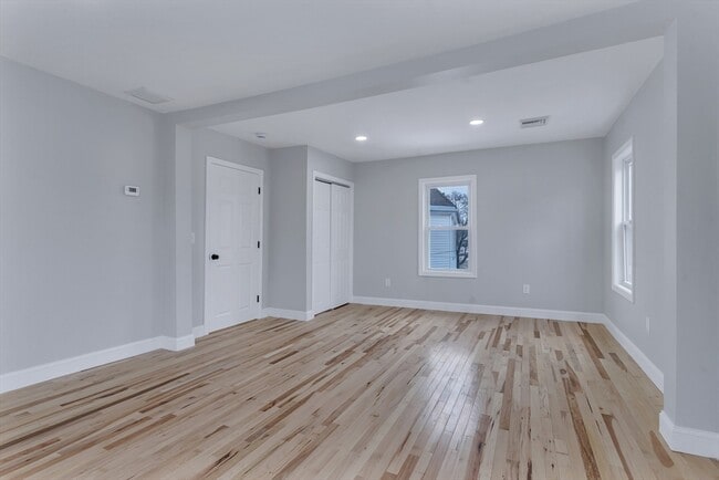 Building Photo - 73 Walnut St