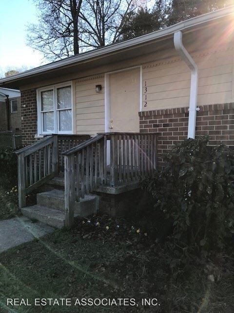 Building Photo - 3 br, 1 bath House - 1312 Bacon Street