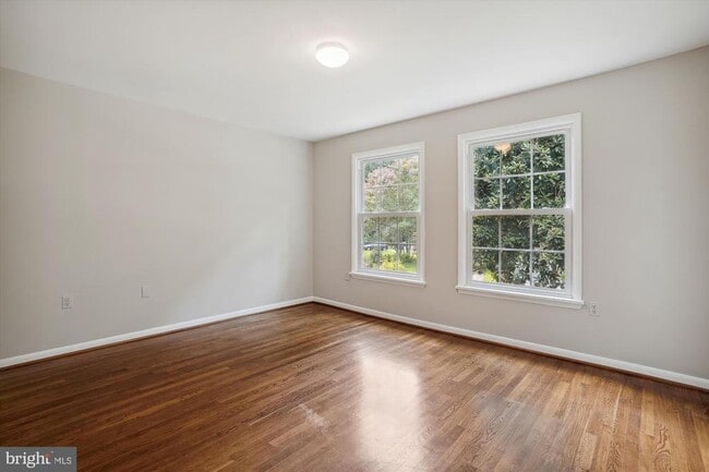 Building Photo - 8501 Canterbury Dr