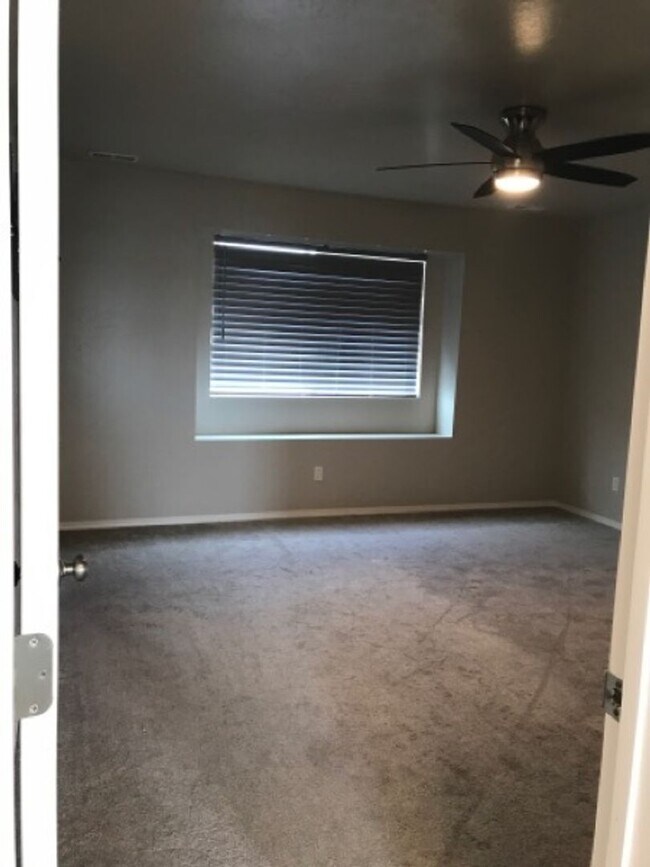 Building Photo - 788 Pronghorn Dr