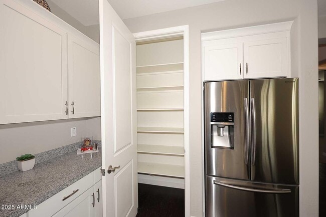 Building Photo - 10072 E Bell Rd