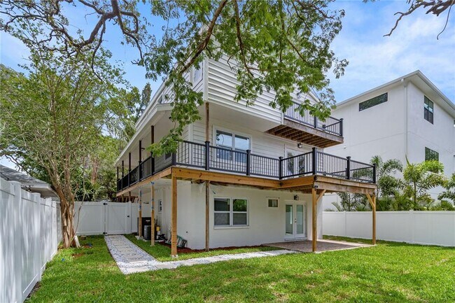 Building Photo - 3232 W Oakellar Ave