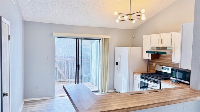 Building Photo - 1411 Gracy Farms Ln