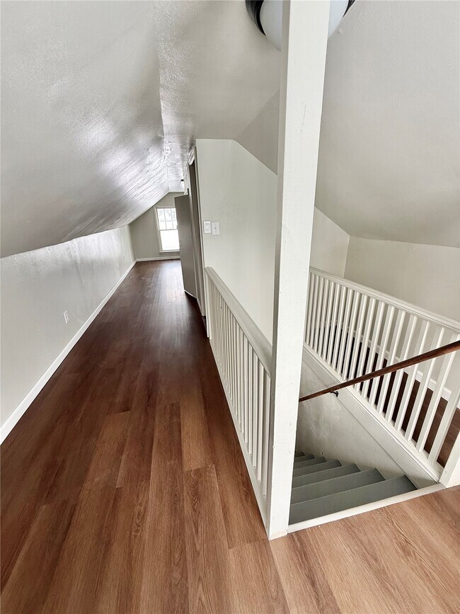 Building Photo - 56 Pine Trail