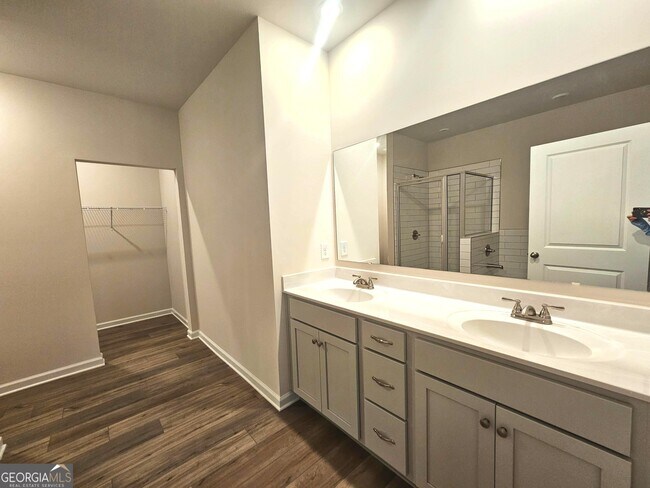 Building Photo - 16 Russet Wy