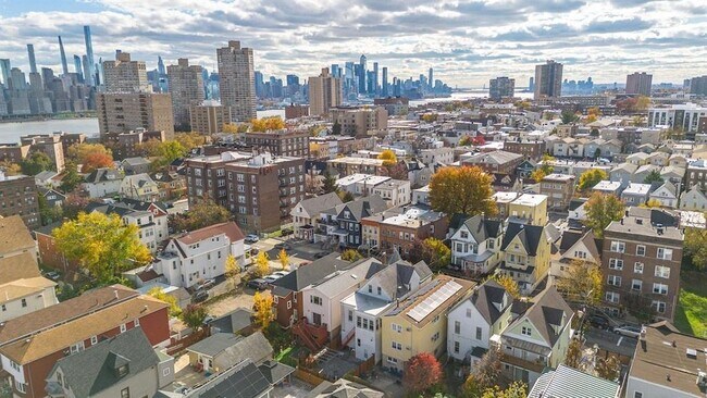 Building Photo - 124 73rd St