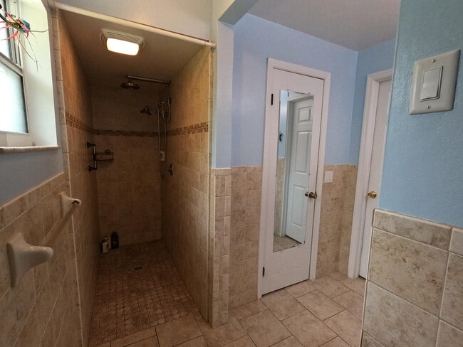 Building Photo - 1539 Huff Ct