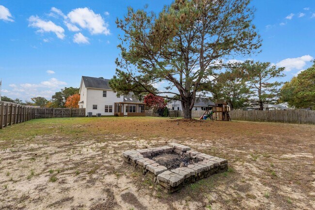 Building Photo - Farmhouse-Style Home Minutes from the Water | No HOA