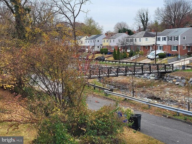 Building Photo - 3313 Moline Rd