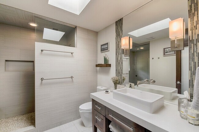 Building Photo - Boise, Beautiful home in the Foothills with lots of privacy