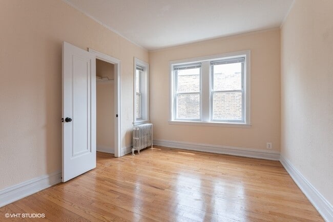 Building Photo - 2922 N Albany Ave