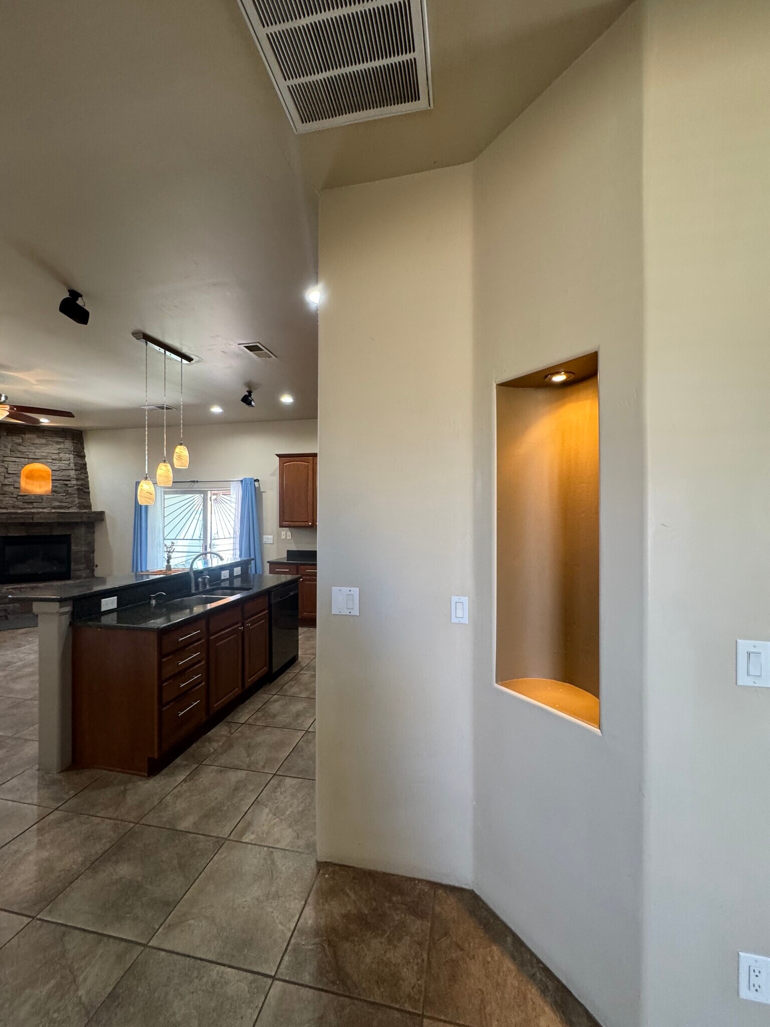 Building Photo - 4600 6th St NW