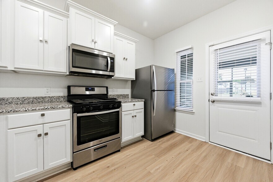 Building Photo - 1615 Independence Blvd