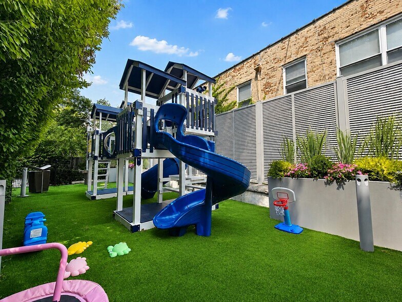 Building Photo - 1524 Sheepshead Bay Rd