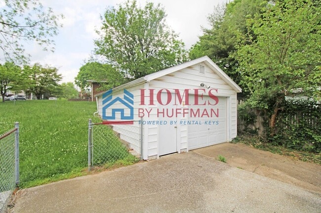 Building Photo - Westside | Two Bedroom House | Updated