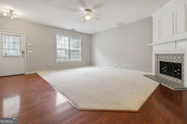 Building Photo - 4084 Howell Park Rd