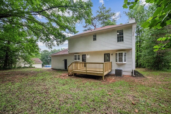 Building Photo - 3 bed 3 bath in Jonesboro!