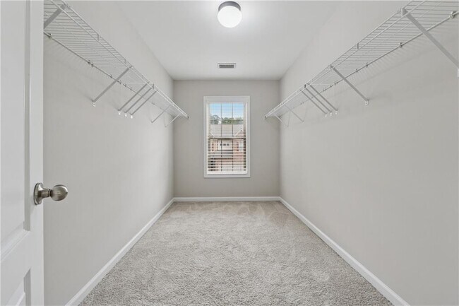 Building Photo - 3080 Whitfield Ave