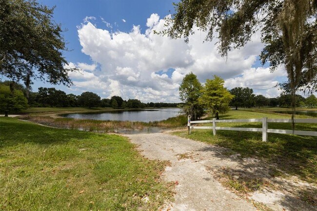 Building Photo - 11709 Clubhouse Dr