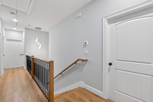 Building Photo - 3344 Sanders St