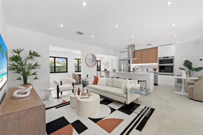 Building Photo - 8246 NE 2nd Ct