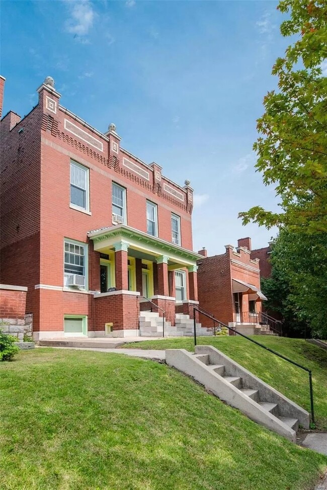 Building Photo - 3435 Alberta St