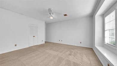 Building Photo - 4622 Grand Cayman Dr