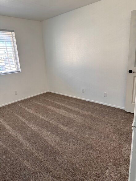 Guest bedroom - 8841 N 2nd Way