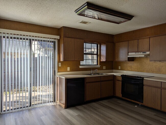 Building Photo - 240 Tallulah Trail