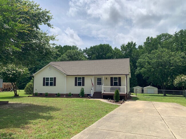 Primary Photo - Fantastic Renovated Raleigh Ranch, With Am...