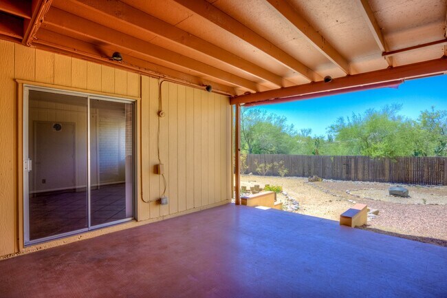 Building Photo - 1422 S Moonflower Ln