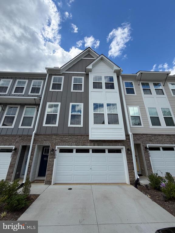 Building Photo - 4105 Bolton Ct
