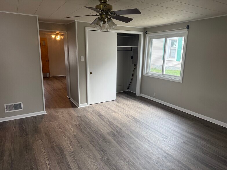 2nd bedroom off of back storage room - 820 E Washington St