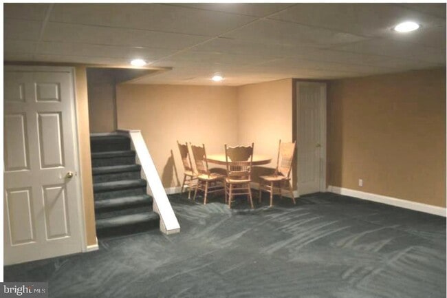 Building Photo - 647 Palmer Ln