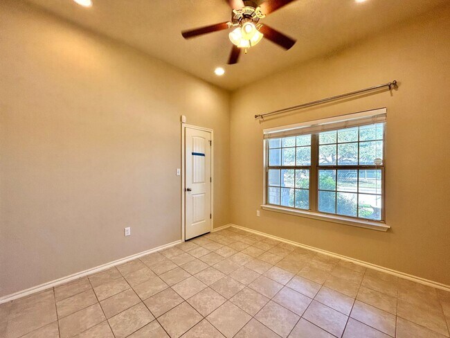 Building Photo - Charming 3-Bedroom Home with Open Layout & Covered Patio!