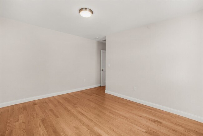 Building Photo - 50 Main St