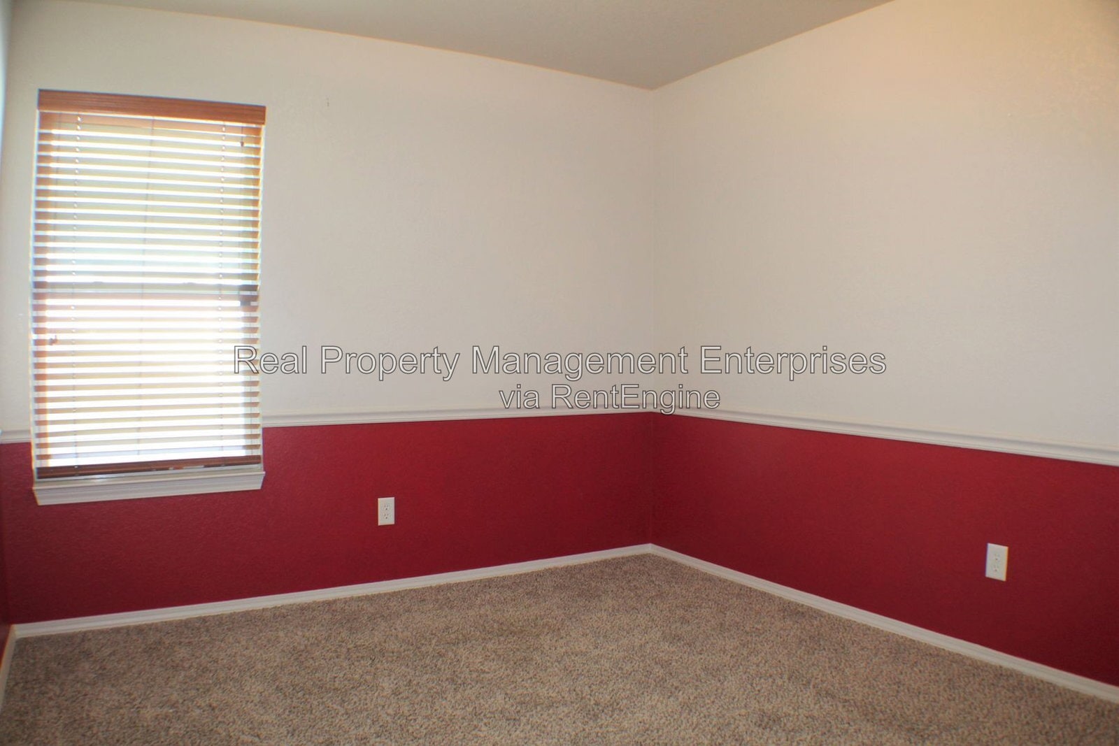 Building Photo - 5520 Del Creek Rd