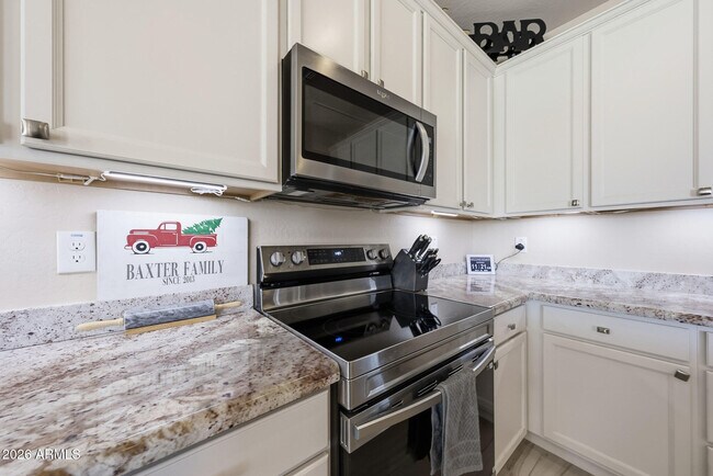 Building Photo - 12644 W Nogales Dr