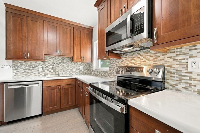 Building Photo - 7120 SW 58th St