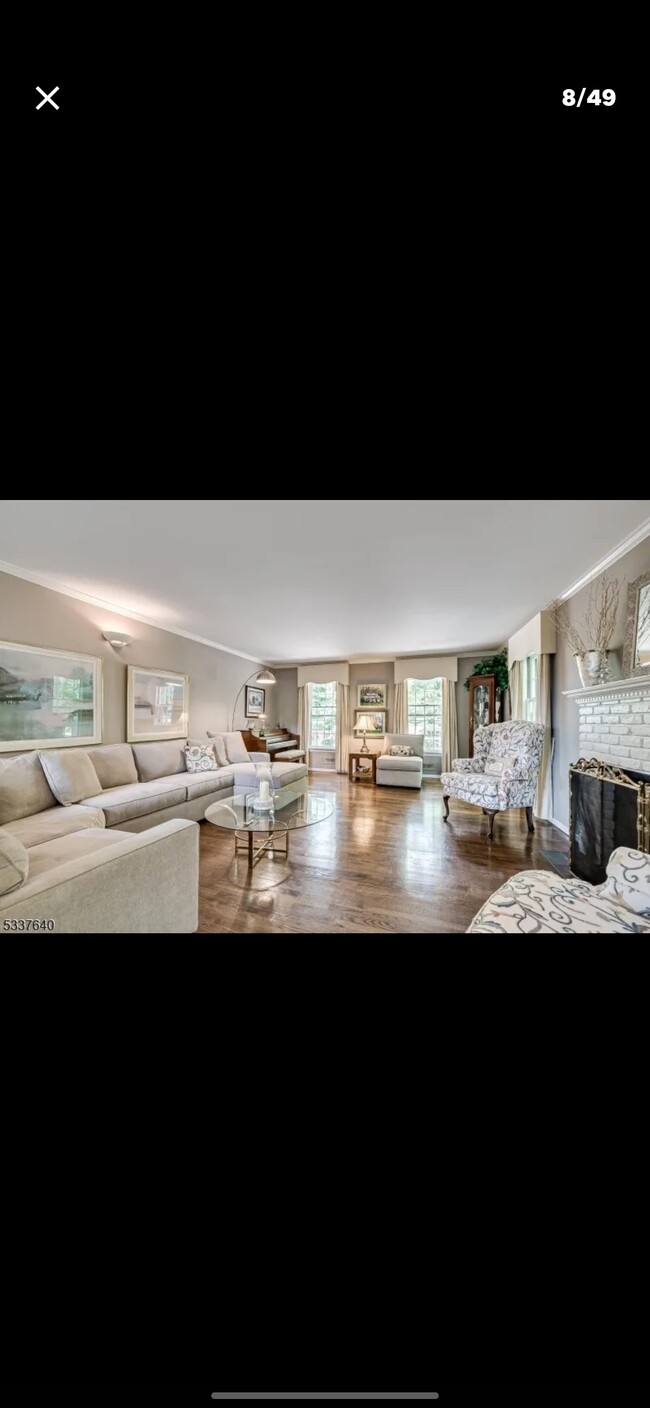 Building Photo - 6 Oak Grove Ln