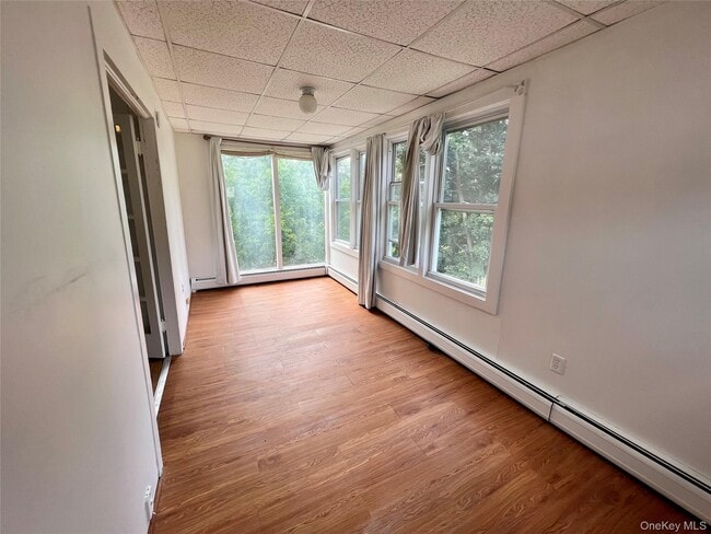 Building Photo - 496 Mountainview Ave