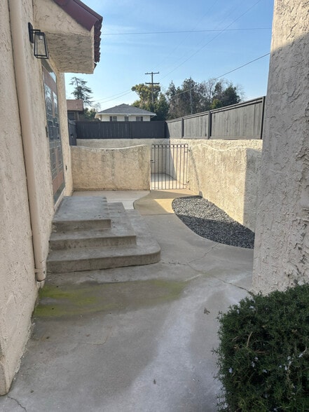 Building Photo - 803 E Peralta Wy