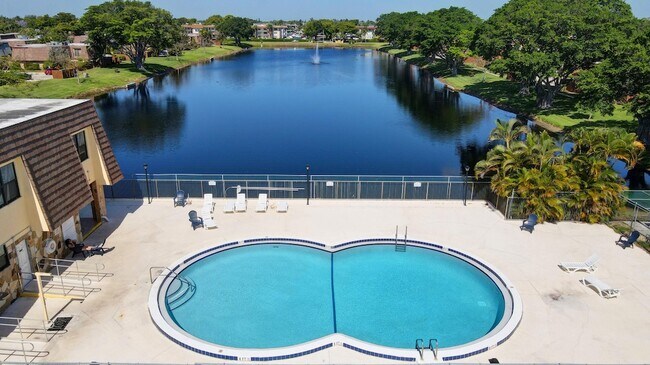 Building Photo - 484 Springdale Cir