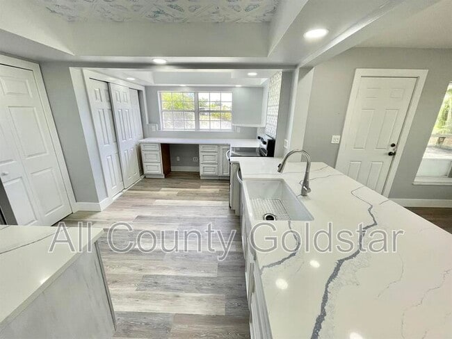 Building Photo - 162 Ott Cir