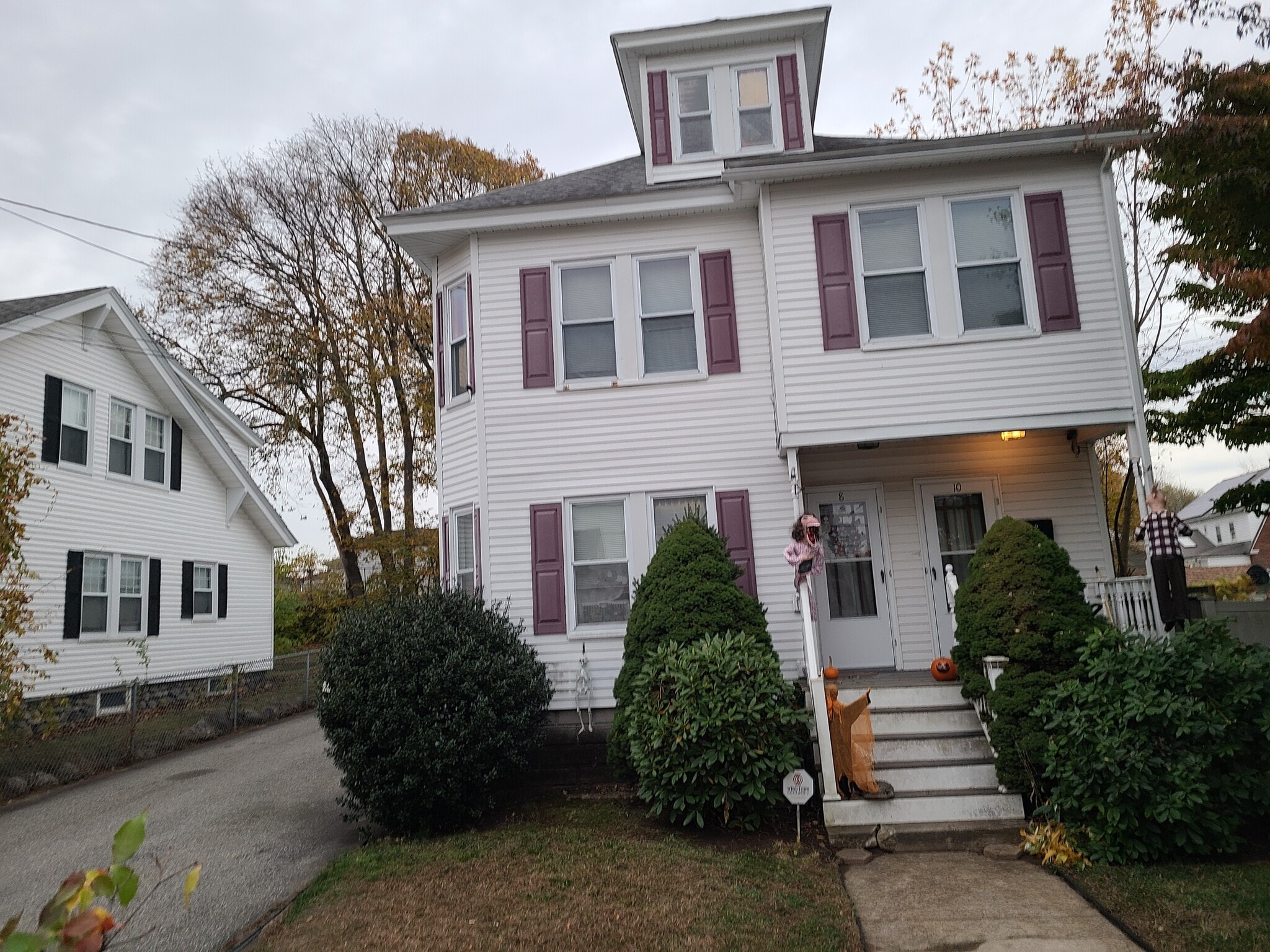 Building Photo - 10 Elsmere Ave