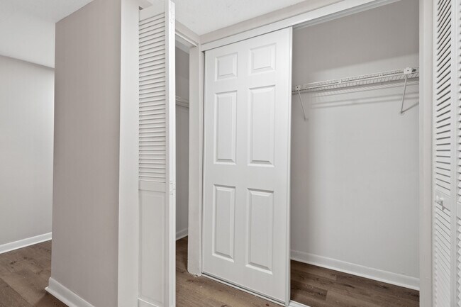 Building Photo - 2700 Coral Springs Dr