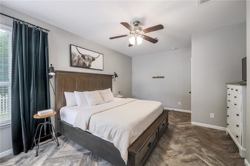Building Photo - 529 Trinity Bend