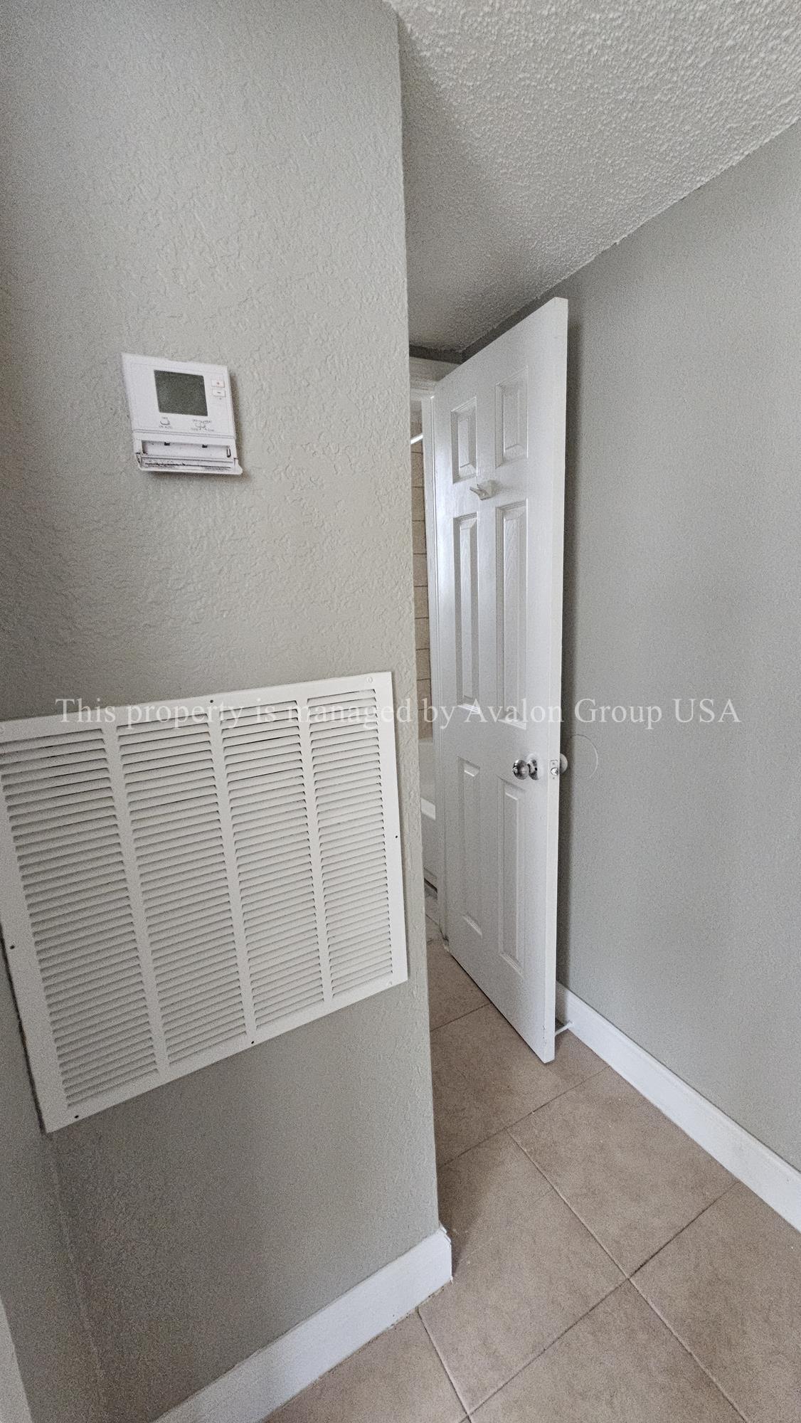 Building Photo - 7007 Oakwood Dr