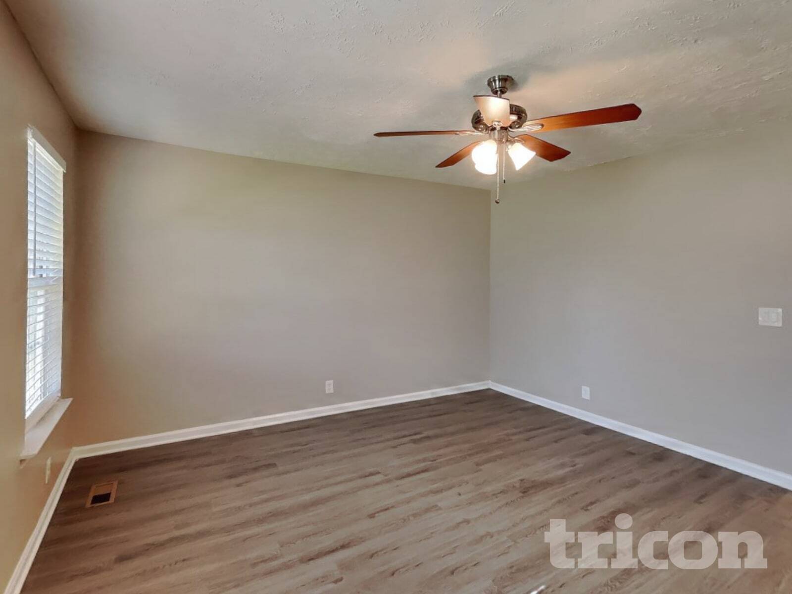 Building Photo - 1526 Amberwood Cir