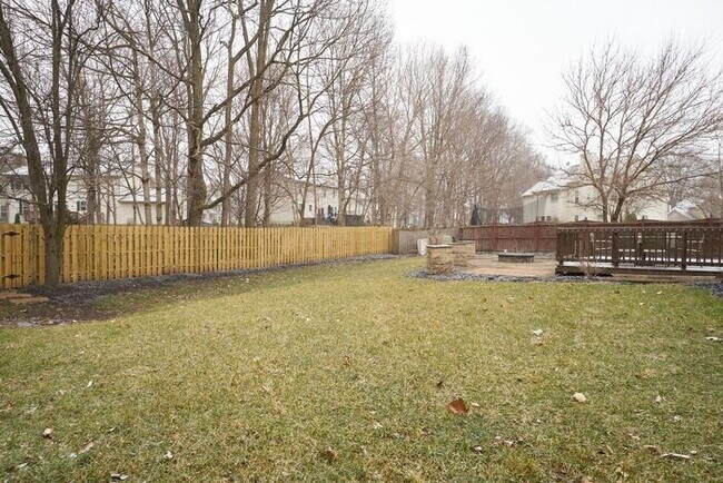 Building Photo - 4 BR with Great Floorplan in Carmel Schools!